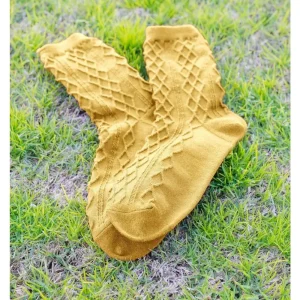 Very J Women's^Solid Argyle Crew Sock - Yellow